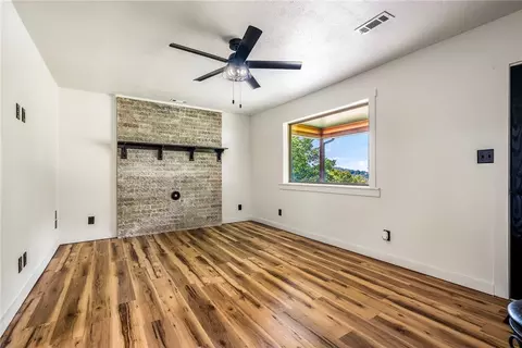 Living - 22535 War Eagle Rd, Springdale, AR 72764 photo 4 of 4