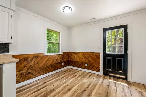 Entry Way - 22535 War Eagle Rd, Springdale, AR 72764 photo 1 of 1