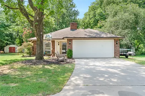 3069 N John Wayne Dr, Fayetteville, AR 72703