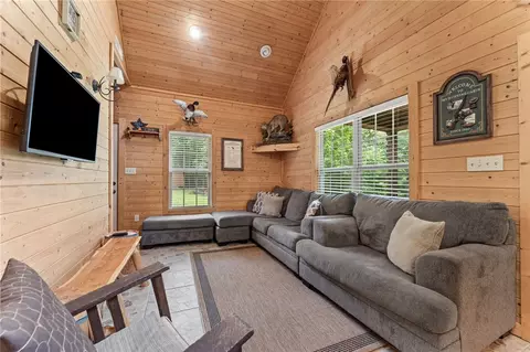 Living - 277 Nc 2401, Jasper, AR 72641 photo 2 of 3