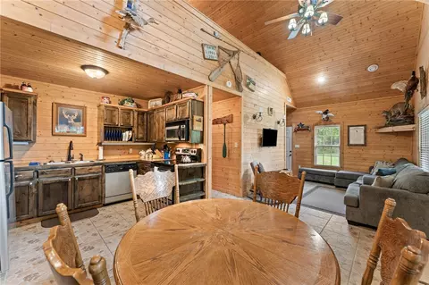 Dining - 277 Nc 2401, Jasper, AR 72641 photo 3 of 3