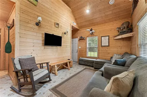 Living - 277 Nc 2401, Jasper, AR 72641 photo 1 of 3