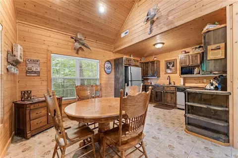 Dining - 277 Nc 2401, Jasper, AR 72641 photo 1 of 3