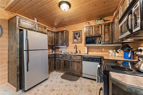 Kitchen - 277 Nc 2401, Jasper, AR 72641 photo 1 of 2