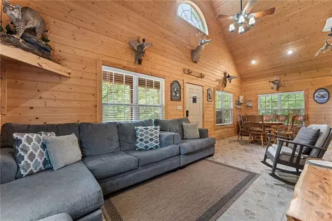 Living - 277 Nc 2401, Jasper, AR 72641 photo 3 of 3