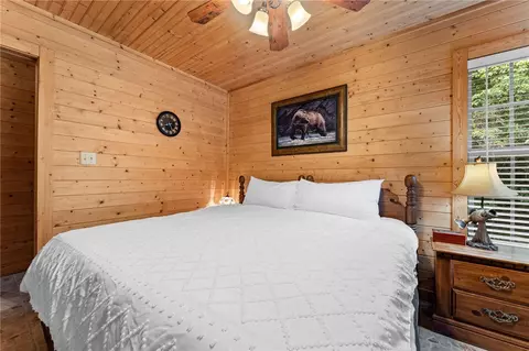 Bedroom - 277 Nc 2401, Jasper, AR 72641 photo 2 of 5