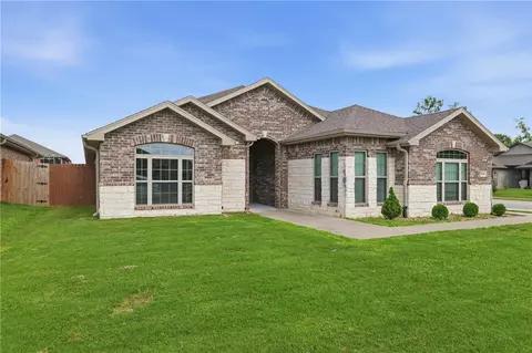 5900 NW Meade St, Bentonville, AR 72713