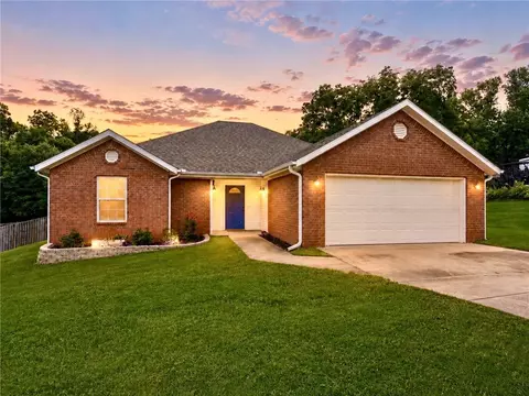 668 Weston Cir, Cave Springs, AR 72718