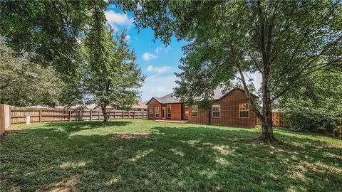 625 Lynn Dr, Pea Ridge, AR 72751
