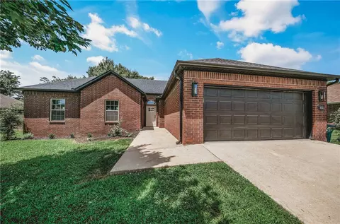 625 Lynn Dr, Pea Ridge, AR 72751