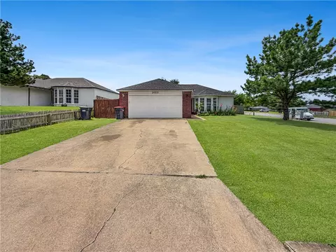 Exterior - 2023 Garnet Rd, Springdale, AR 72764 photo 2 of 4