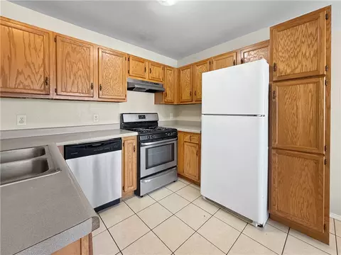 Kitchen - 2023 Garnet Rd, Springdale, AR 72764 photo 2 of 3