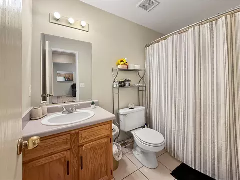 Bath - 2023 Garnet Rd, Springdale, AR 72764 photo 2 of 2