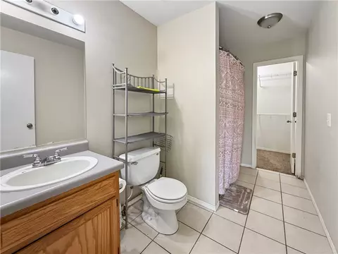 Bath - 2023 Garnet Rd, Springdale, AR 72764 photo 1 of 2