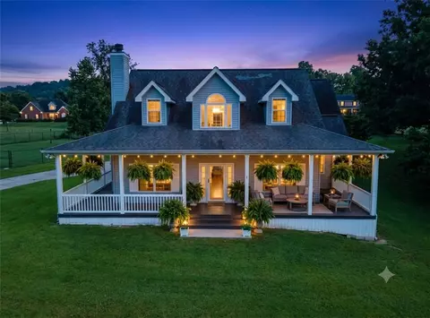 66 Lakeside Dr, Holiday Island, AR 72631