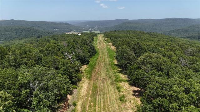 001 Madison 3202, Huntsville, AR 72740
