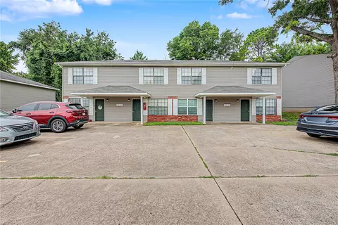 2731 N 2733 2735 2737 N Valencia Ave, Fayetteville, AR 72703