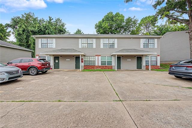 2731 N 2733 2735 2737 N Valencia Ave, Fayetteville, AR 72703