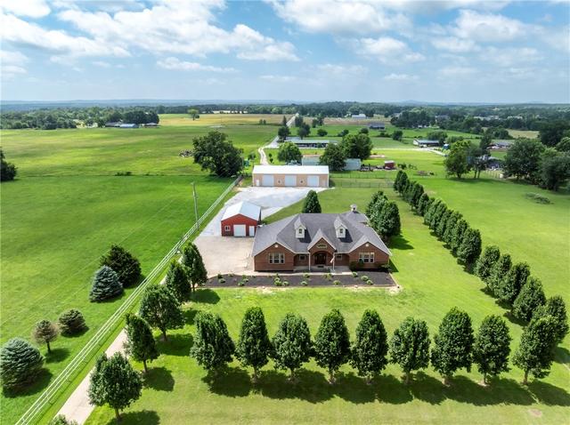 20451 Bruce Rutherford Dr, Siloam Springs, AR 72761