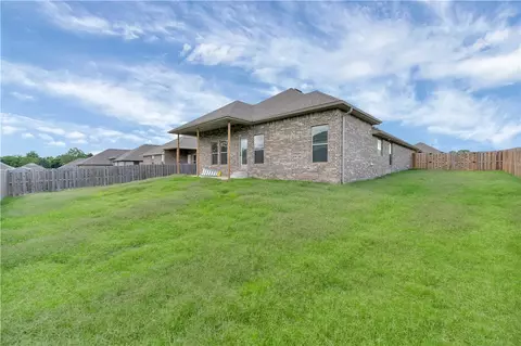 2413 England Ln, Pea Ridge, AR 72751
