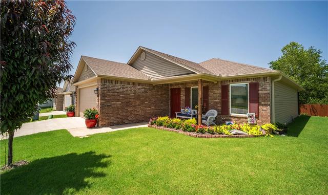 109 W Gillian Ave, Rogers, AR 72758