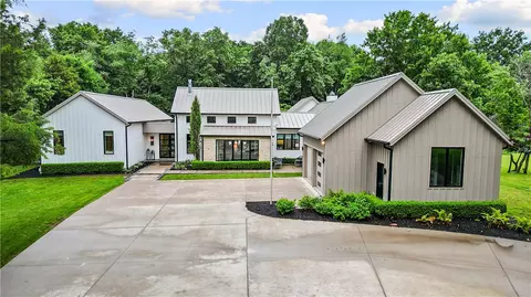 3105 W Howard Nickell Rd, Fayetteville, AR 72704