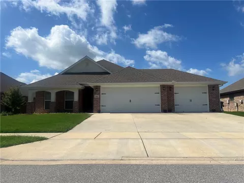 611 Gala Cir, Bentonville, AR 72712