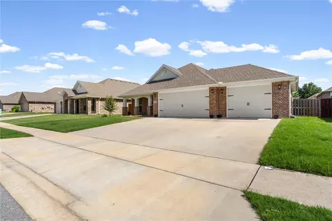 611 Gala Cir, Bentonville, AR 72712