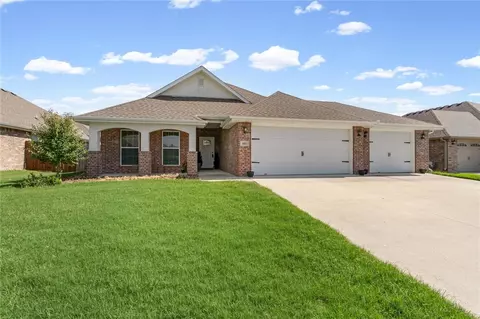 611 Gala Cir, Bentonville, AR 72712