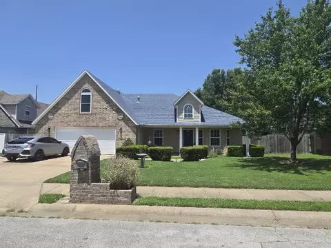 1011 W Green Acres Pl, Rogers, AR 72758