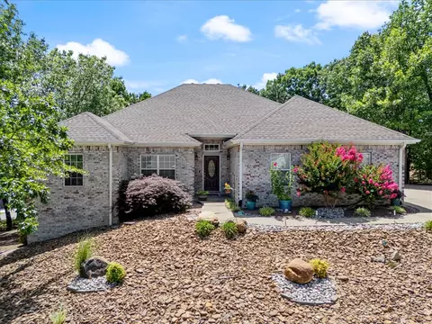 18 Allison Dr, Bella Vista, AR 72715