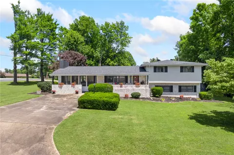 1123 N Liberty St, Harrison, AR 72601
