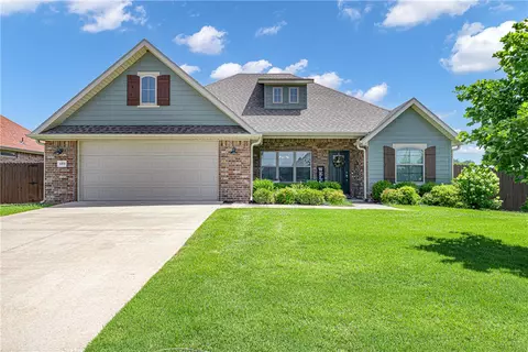 1353 Giulia Ave, Springdale, AR 72762
