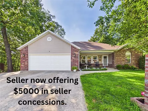 8 Benwick Ln, Bella Vista, AR 72714