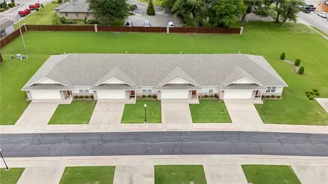 803 N 19th St, Rogers, AR 72756