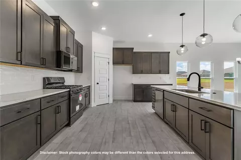 Kitchen - 2620 Willowmere Dr, Centerton, AR 72712 photo 3 of 5