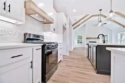 26 Kirkcudbright Ln, Bella Vista, AR 72715