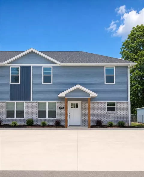 264 Lavona Ln #C, Huntsville, AR 72740