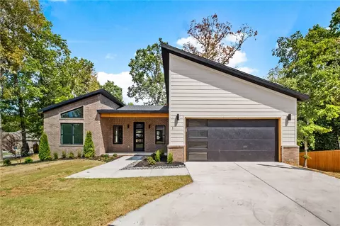 1 Frekleton Ln, Bella Vista, AR 72714