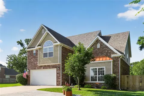 1407 NW 3rd St, Bentonville, AR 72712