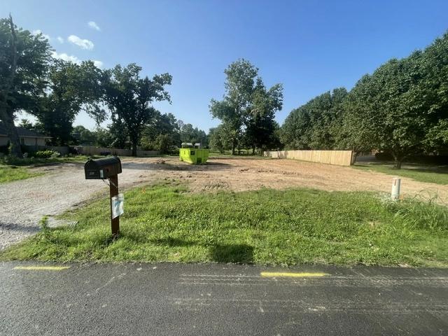 1110 NW 7th St, Bentonville, AR 72712