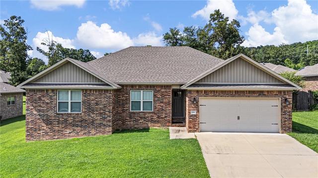 233 Redwood Ln, Russellville, AR 72802