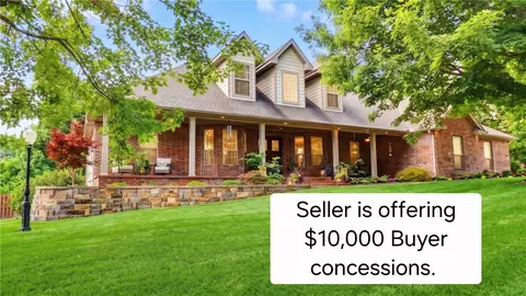 2305 E Whispering Oaks Ln, Fayetteville, AR 72701
