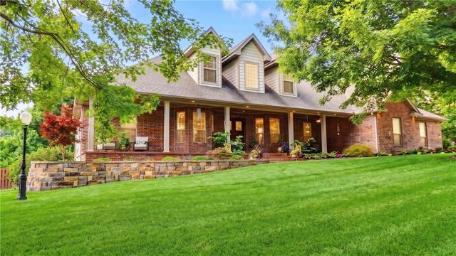 2305 E Whispering Oaks Ln, Fayetteville, AR 72701