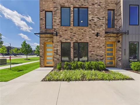 4100 W Olive St, Rogers, AR 72756 photo 1