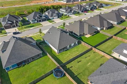 View/Area - 1211 Silver Maple St, Centerton, AR 72719 photo 3 of 10