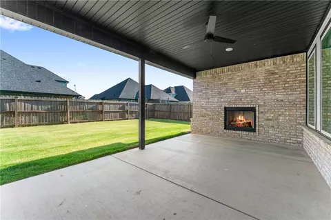 Exterior - 1211 Silver Maple St, Centerton, AR 72719 photo 4 of 9