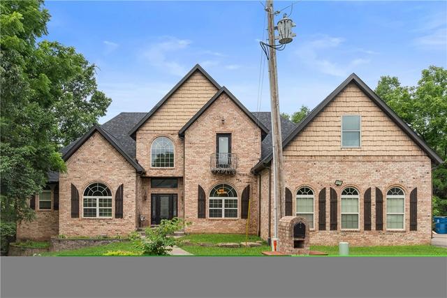 14 Holcombe Ln, Bella Vista, AR 72714