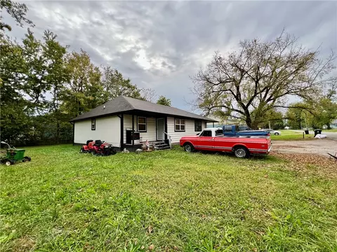 601 Buell Pl, Green Forest, AR 72638