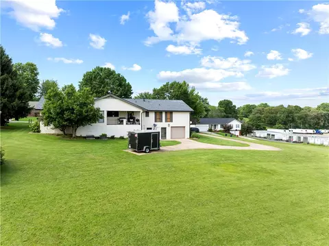 Exterior - 104 W Watts St, Harrison, AR 72601 photo 7 of 8